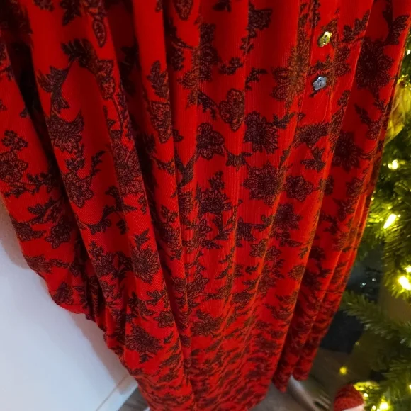 Secret Treasures Red Floral Lace Robe. Really Soft - Picture 11 of 16